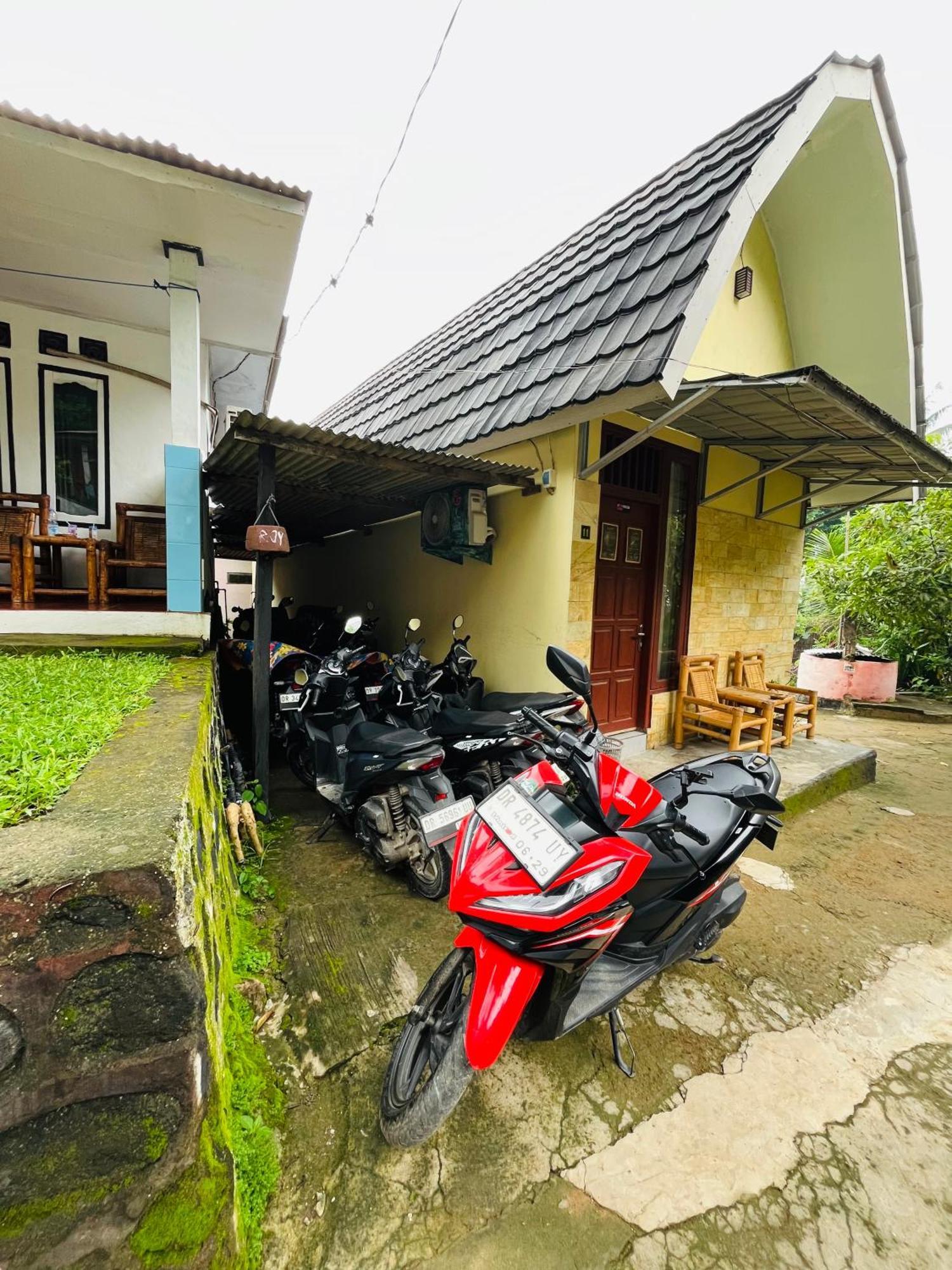 Perwita Homestay Kuta  外观 照片